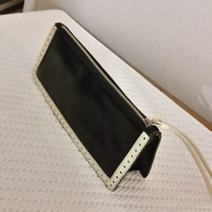 ANN TAYLOR Leather Wristlet Clutch NAVY/White